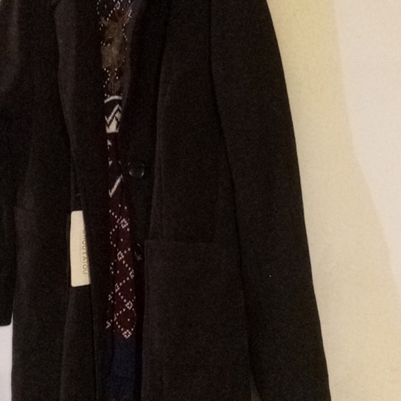 Coat - Picture 4 of 6